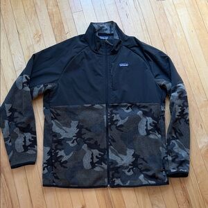 Patagonia Black and Gray Camouflage Fleece Jacket